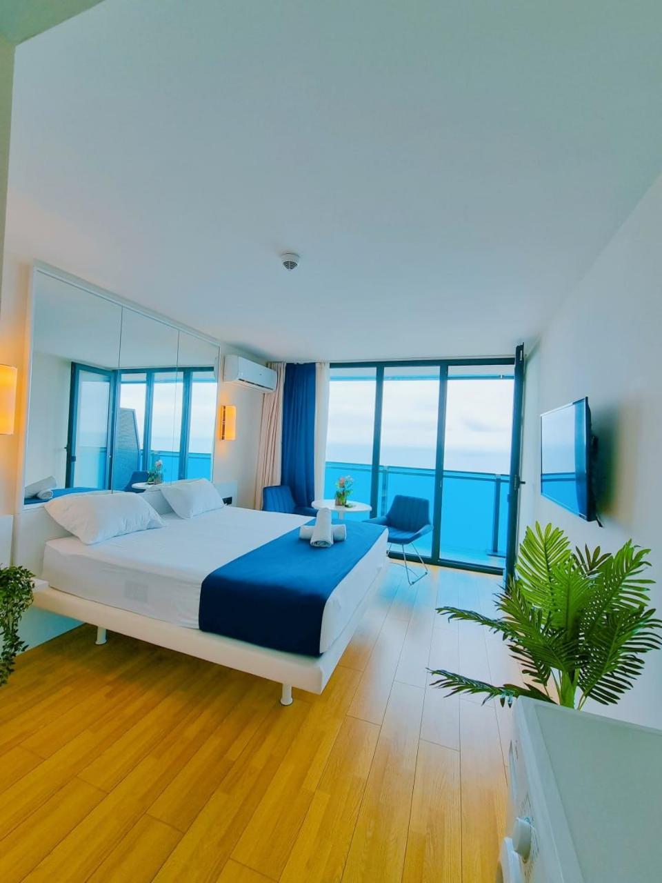 Orbi City Aparthotel Batum Dış mekan fotoğraf